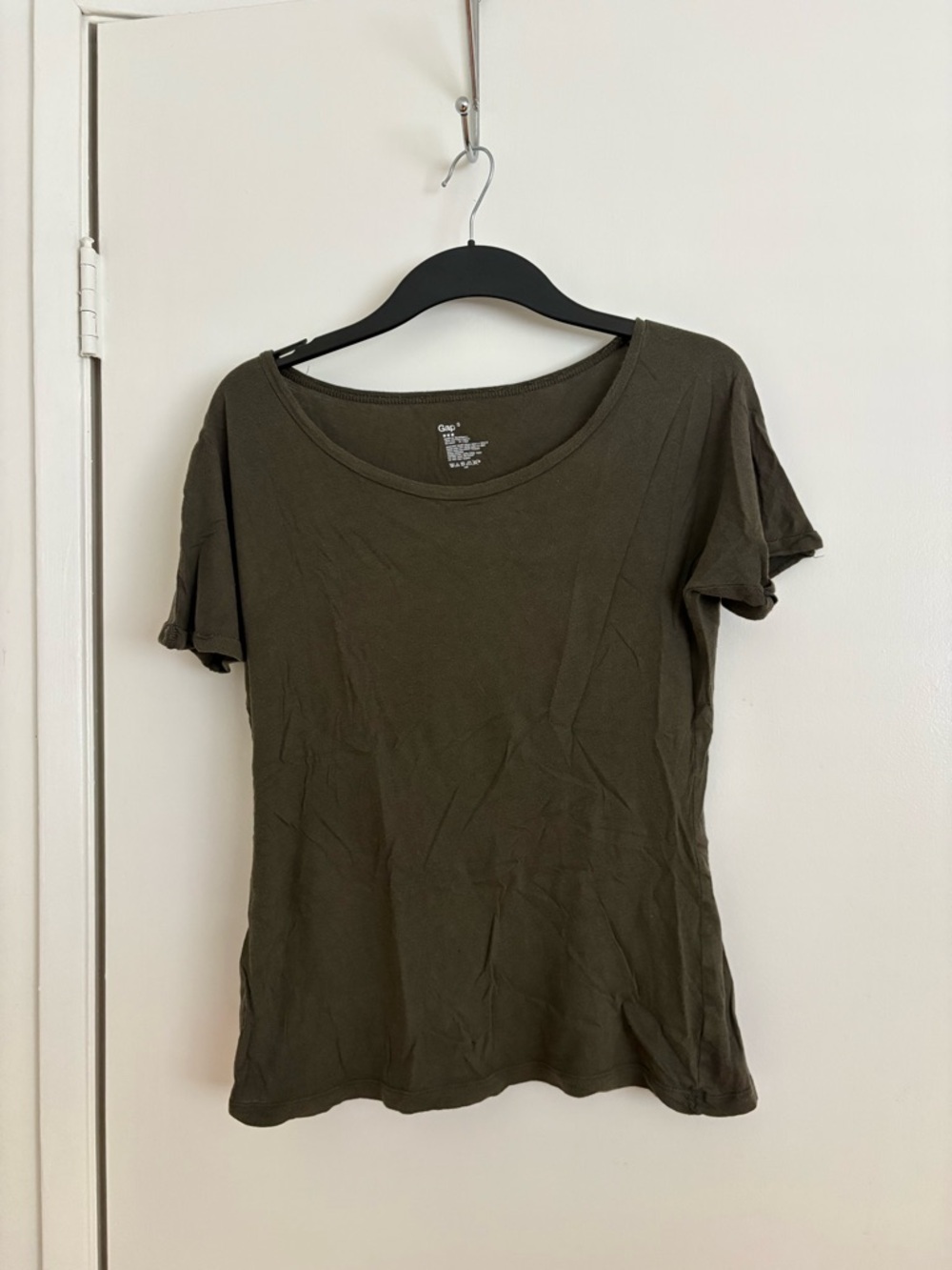 GAP Olive Green Women's Scoop Neck Tee